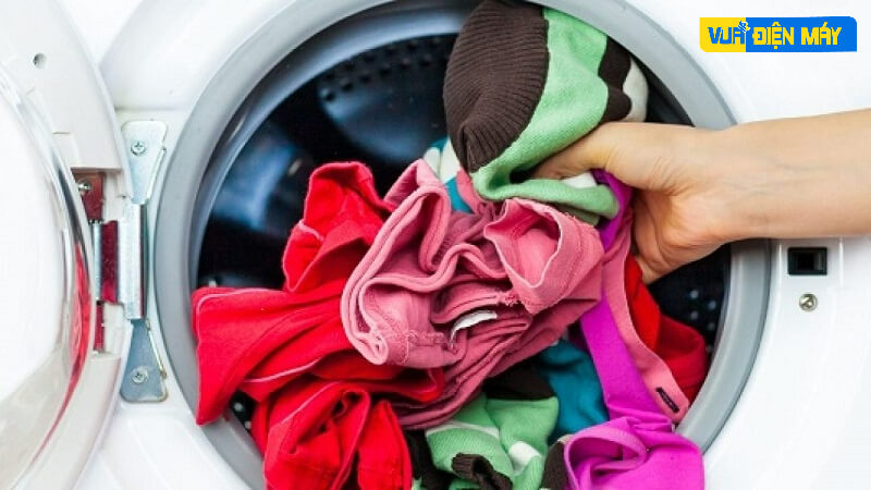 Kiểm tra lại lượng đồ trong máy giặt