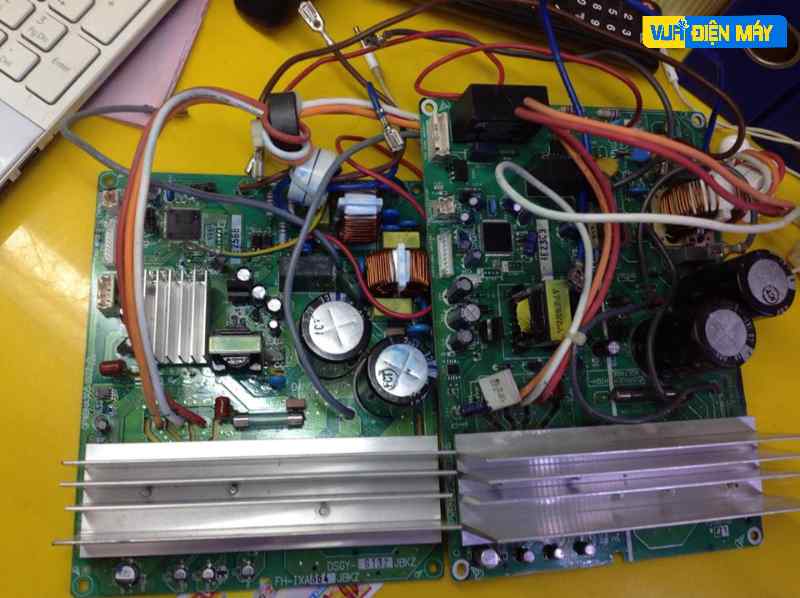 nguyên nhân hỏng board mạch cục nóng