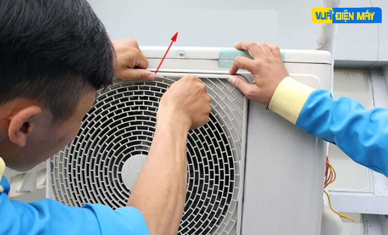 Dịch vụ vệ sinh máy lạnh quận 4