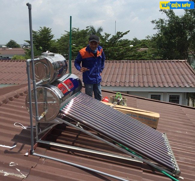 Sửa máy nước nóng năng lượng mặt trời