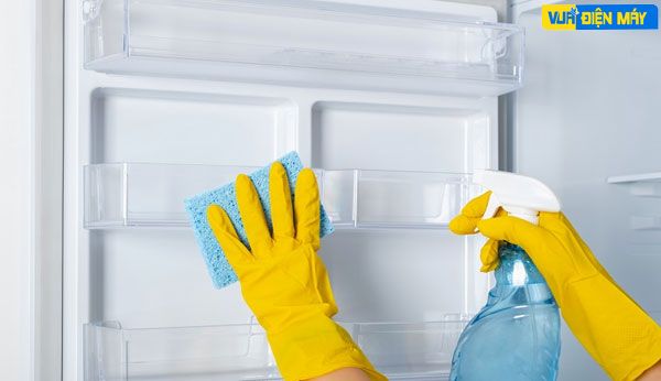 Dịch vụ vệ sinh tủ lạnh tại nhà