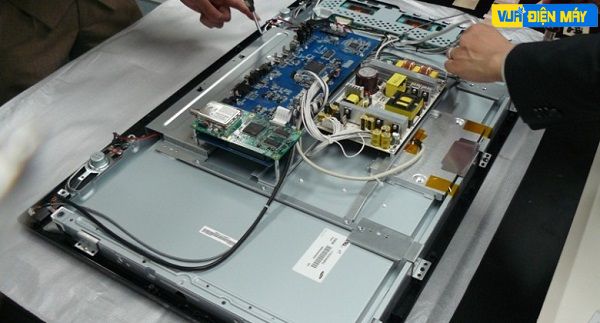 Sửa tivi không lên nguồn