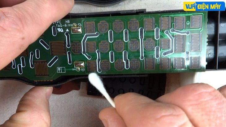 Vệ sinh remote