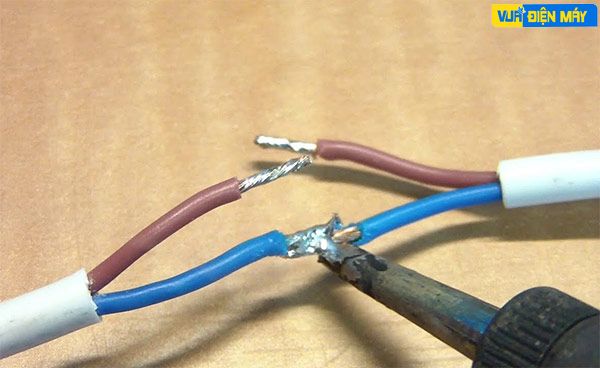 Tủ lạnh elextrolux không lạnh