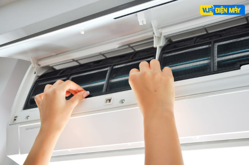 cách khắc phục máy lạnh có mùi hôi